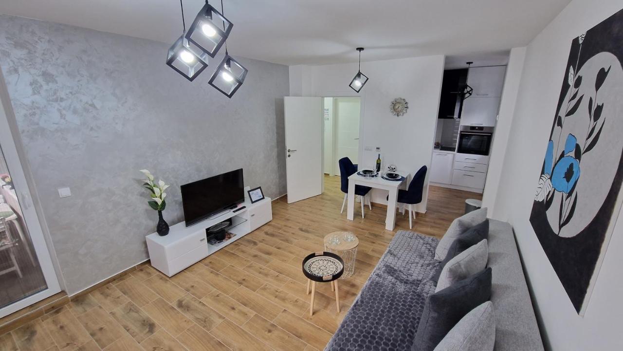 Apartman Astra Sremska Mitrovica Zewnętrze zdjęcie